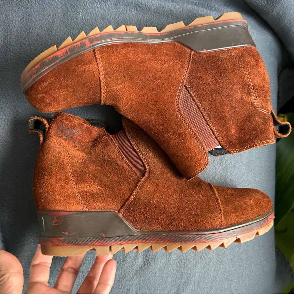 Sorel Burnt Orange Suede Boots
